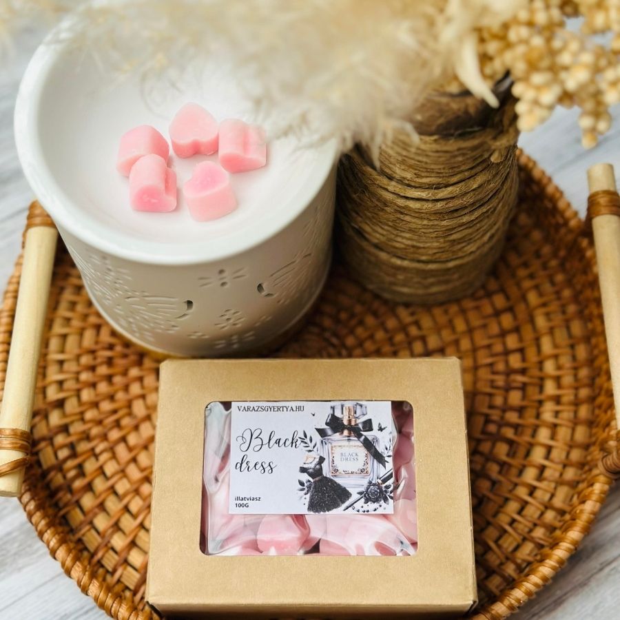 Black dress illatviasz