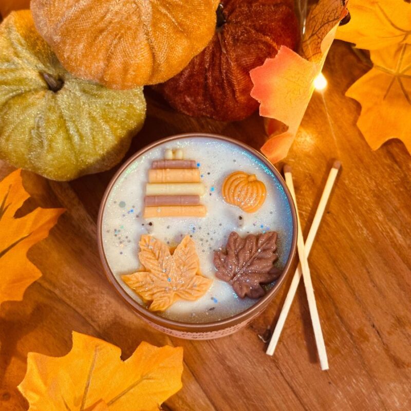 Cosy, books, and pumpkin spice latte szójaviasz gyertya