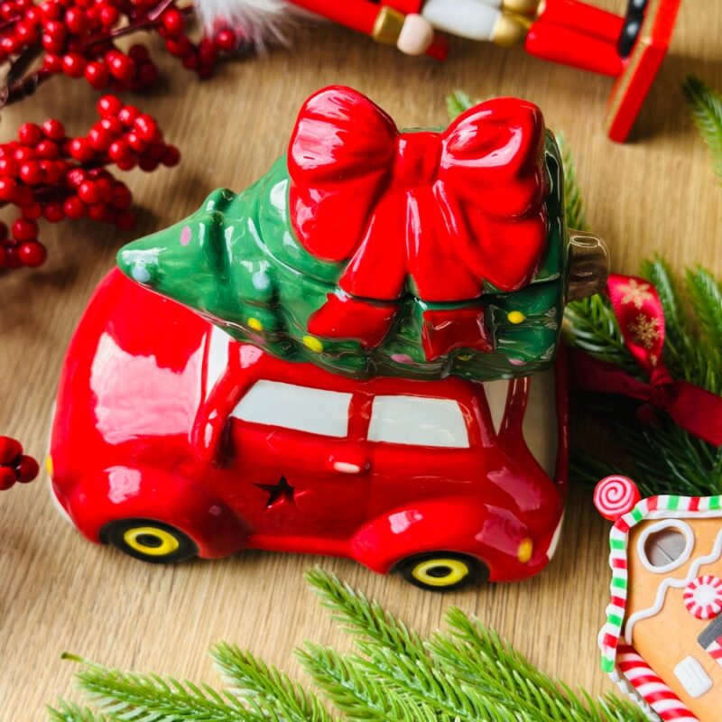 Fenyő és kisautó párologtató