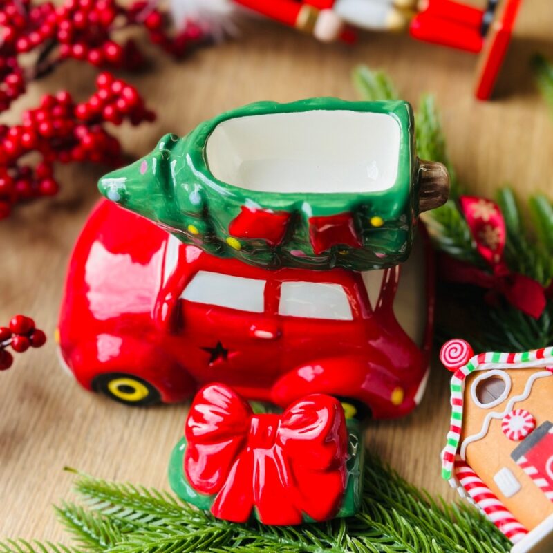 Fenyő és kisautó párologtató